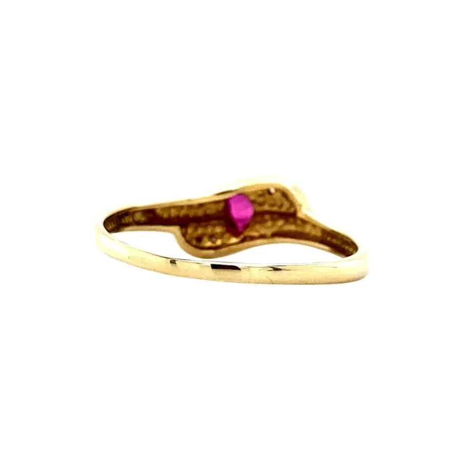 gouden_ring_met_robijn_en_4-1.webp Outlet Gouden ring met robijn en diamant 14 krt Diamanten Ringen | Ringen Met Edelsteen