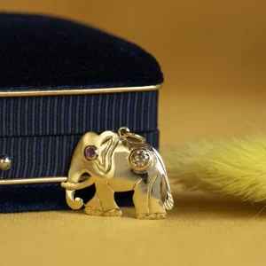 Online Olifant hanger met robijn en zirkoon 12 krt Gouden Hanger Met Edelsteen