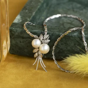 Fashion Witgouden collier met diamant en parel hanger 14 krt Kettingen Met Edelsteen