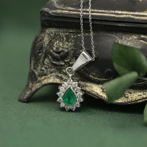 Online Witgouden collier met smaragd en diamant hanger 18 krt Kettingen Met Edelsteen